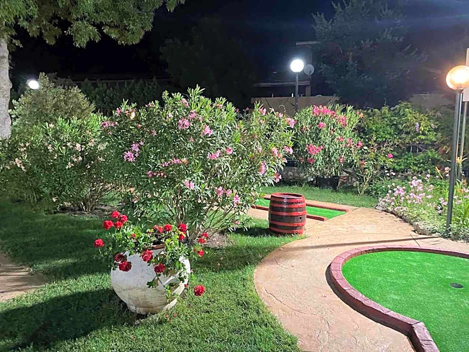 Oleander House and Tennis Club