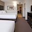 Holiday Inn Express & Suites Bloomington West By IHG