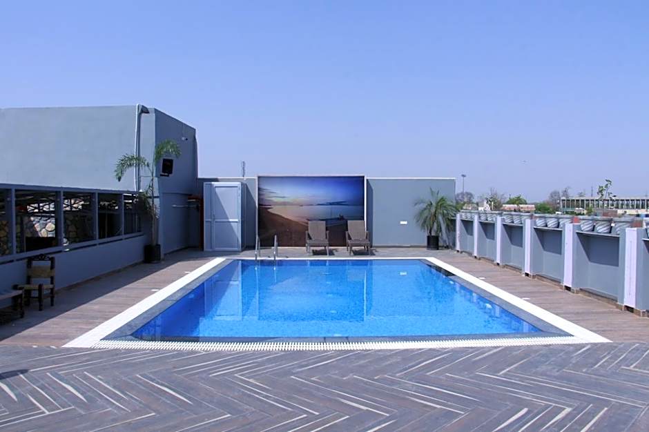 Hotel Crimson Palace