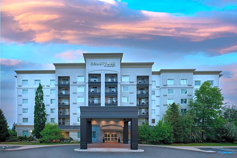 Courtyard by Marriott Toronto Markham