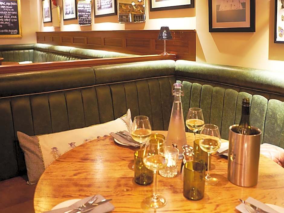 The Plough Inn & Cottages