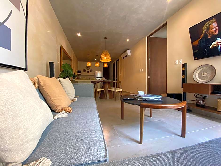 Stylish 2BR Apt Private Pool, Terrace, Fast WiFi Tulum A102