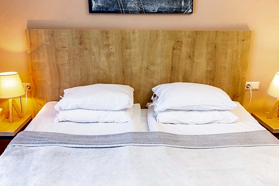 Hotel N16