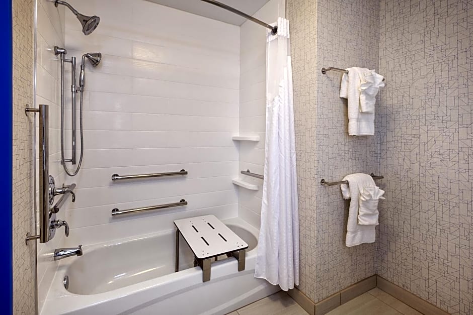 Holiday Inn Express & Suites New Castle By IHG