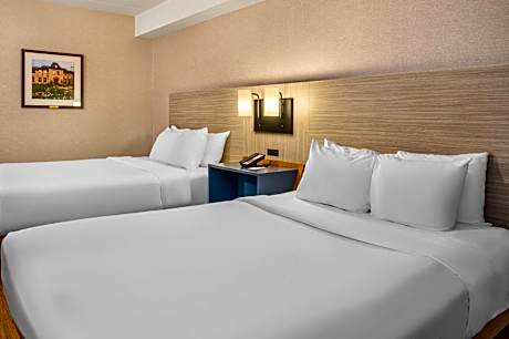 Queen Room with Two Queen Beds - Upper Floor