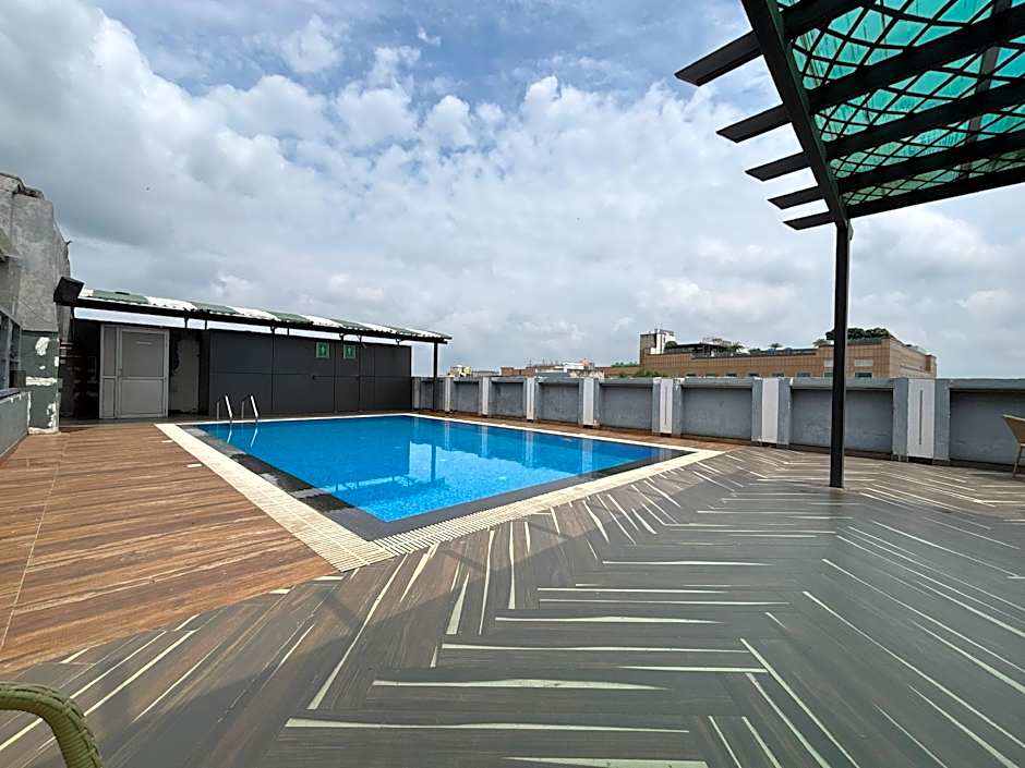 Hotel Crimson Palace