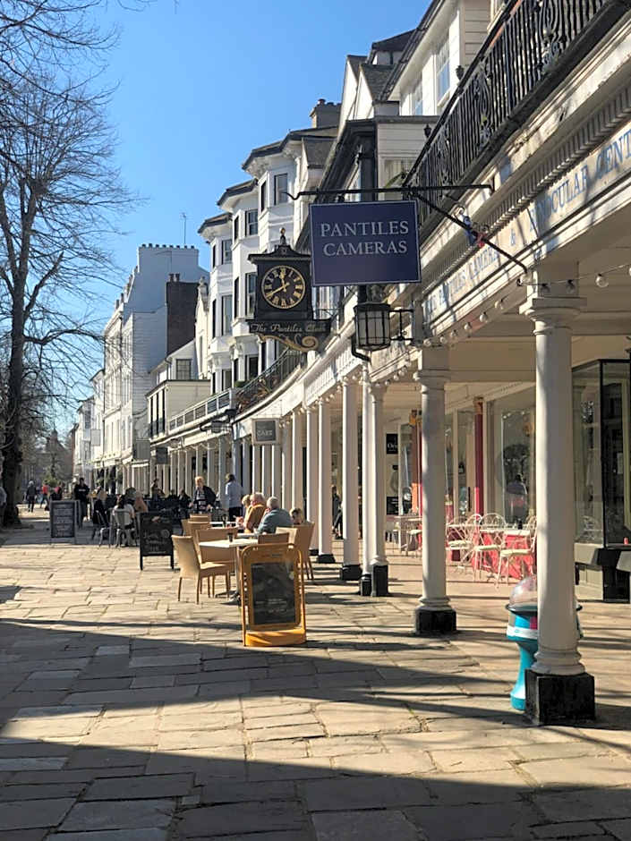 One Warwick Park Hotel