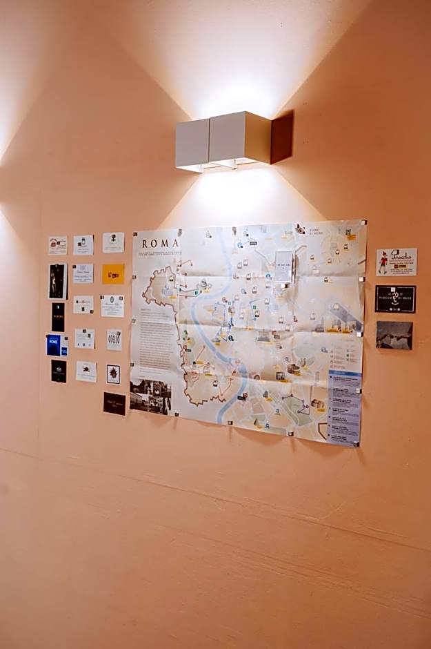 Albergo Delle Regioni, Barberini - Fontana di Trevi