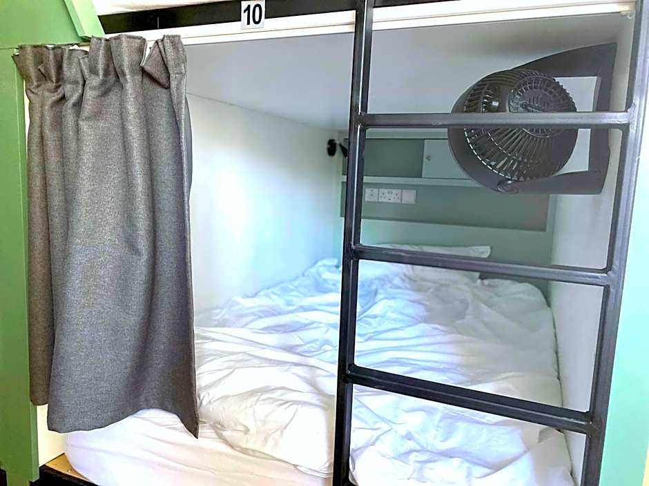 Urban Habitat Capsule Beds