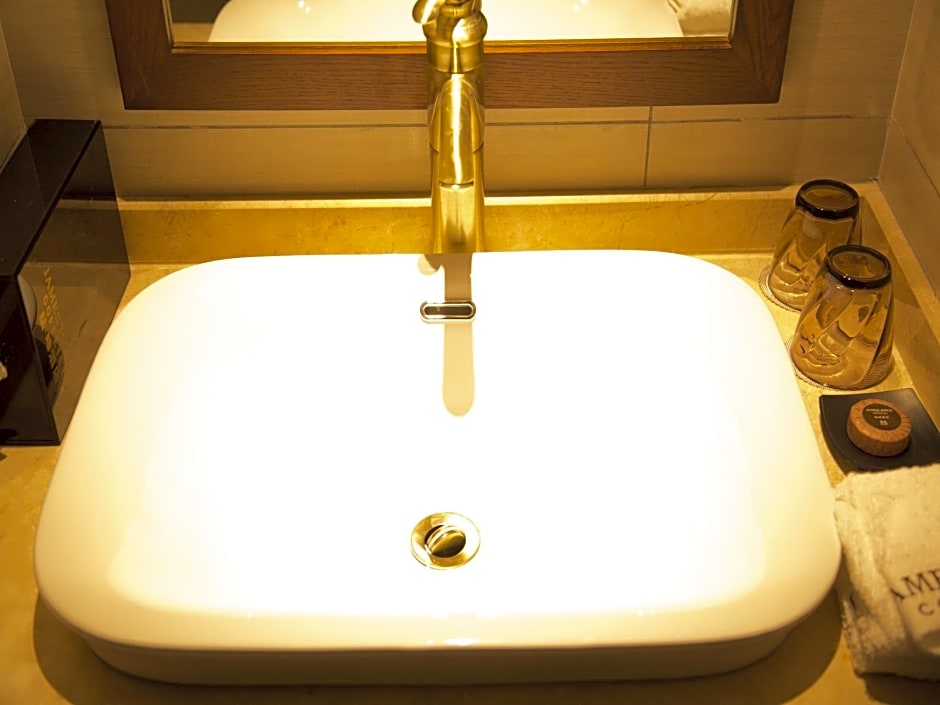 James Joyce Coffetel Xi'an Municipal Government North Bus Station Wenjing Road Metro Station