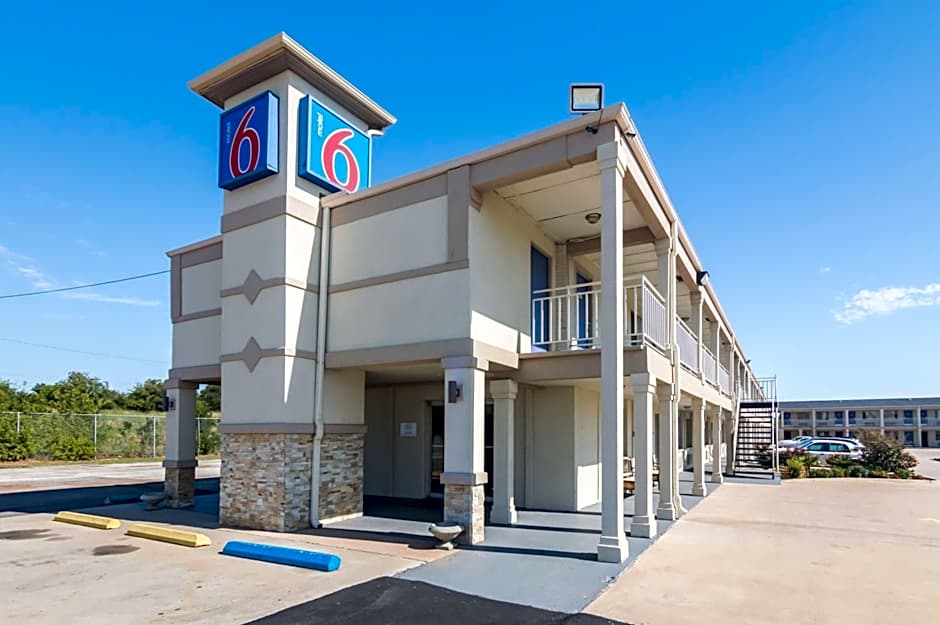 Motel 6-Wichita Falls, TX - North