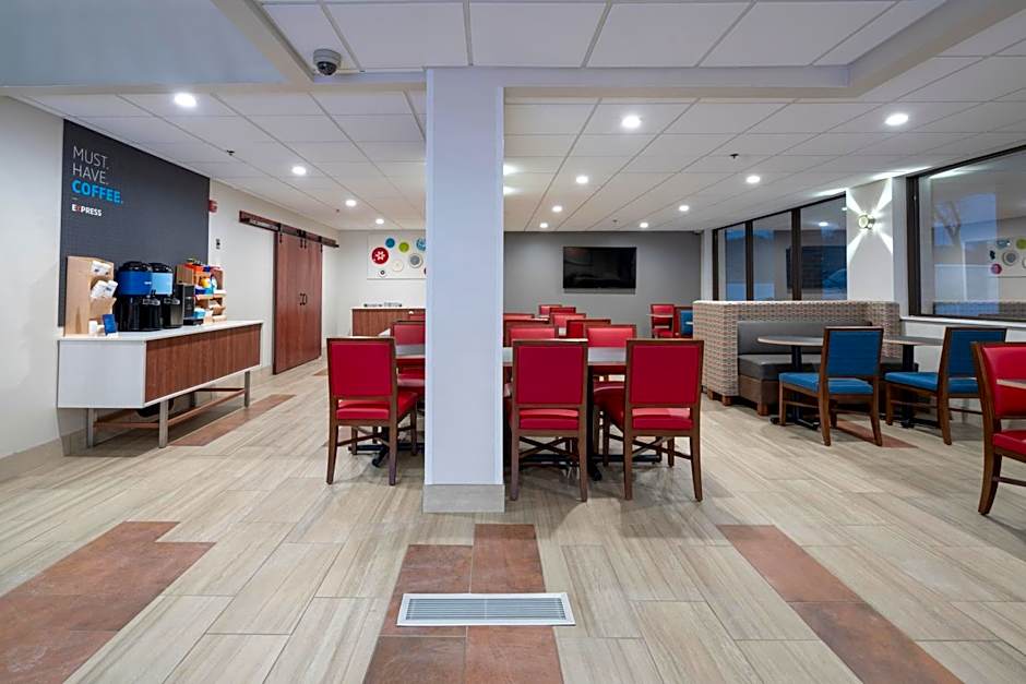 Holiday Inn Express Hotel And Suites Coon Rapids By IHG