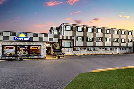 Days Inn by Wyndham Sylvan Lake
