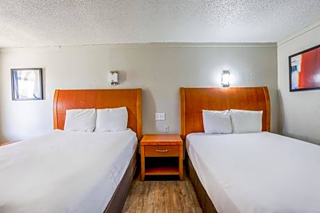 2 Queen Beds Non-Smoking
