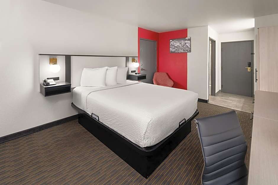 SYLO Hotel Denver Airport, a Ramada by Wyndham