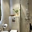 Hotel Paris Amore