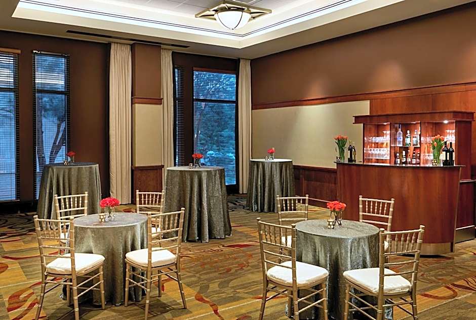 The Inn at Penn, A Hilton Hotel