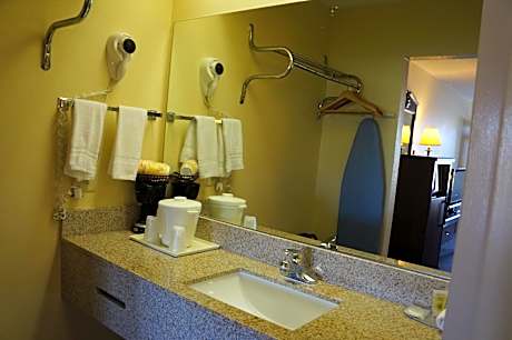 Queen Room - Smoking/Disability Access