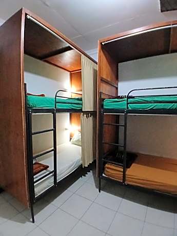 Bed in 6-Bed Mixed Dormitory Room