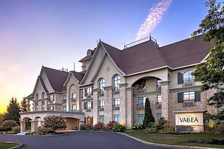 Hotel Vallea Bromont, Tapestry Collection by Hilton