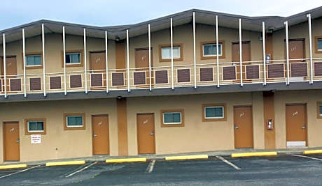 Hallmark Motel