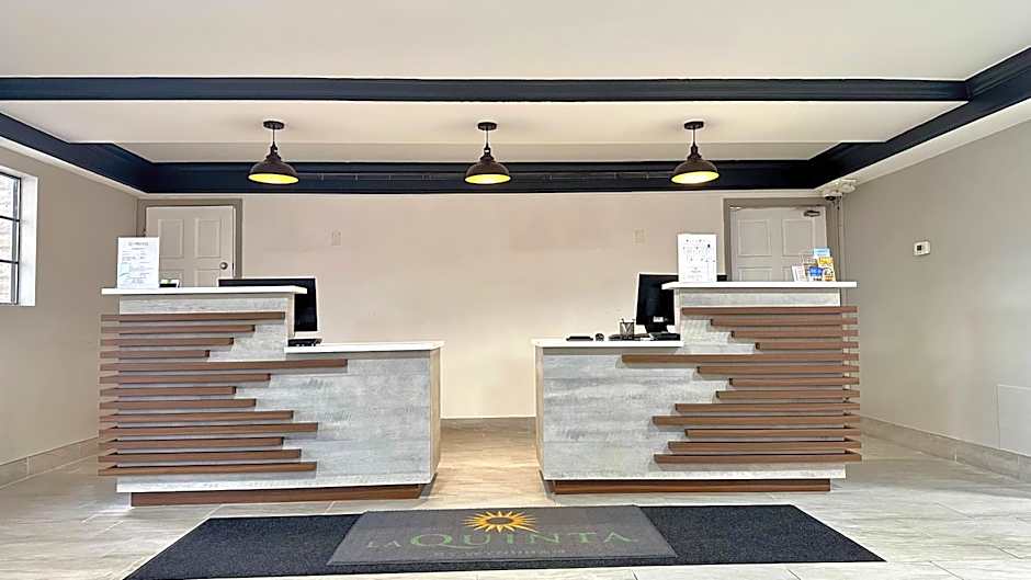 La Quinta Inn & Suites by Wyndham Huntsville Research Park
