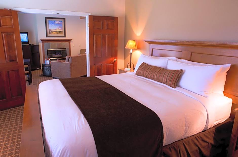 Photo 1 of 10 of Deluxe Suite, River View