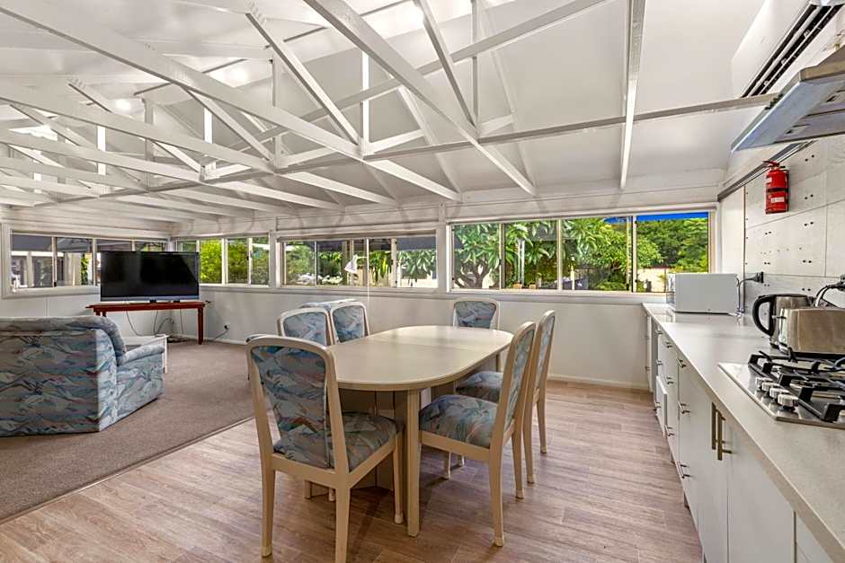 Bon Villas B&B Bonville - Adults Only, Pet Friendly Accommodation