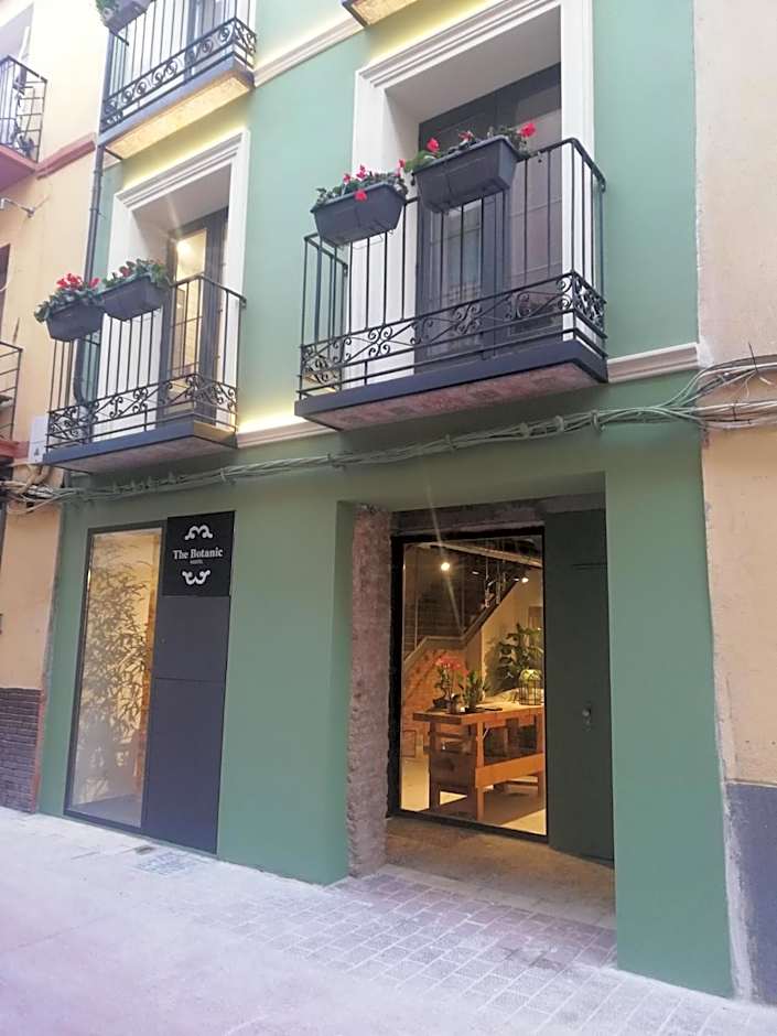 VTZ The Botanic Hostel