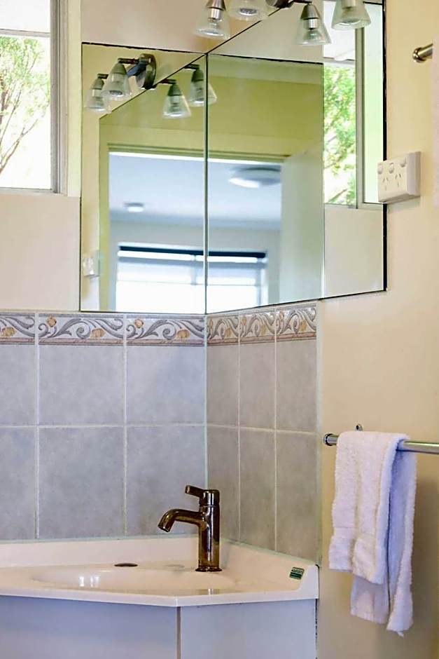 Robetown Motor Inn & Apartments