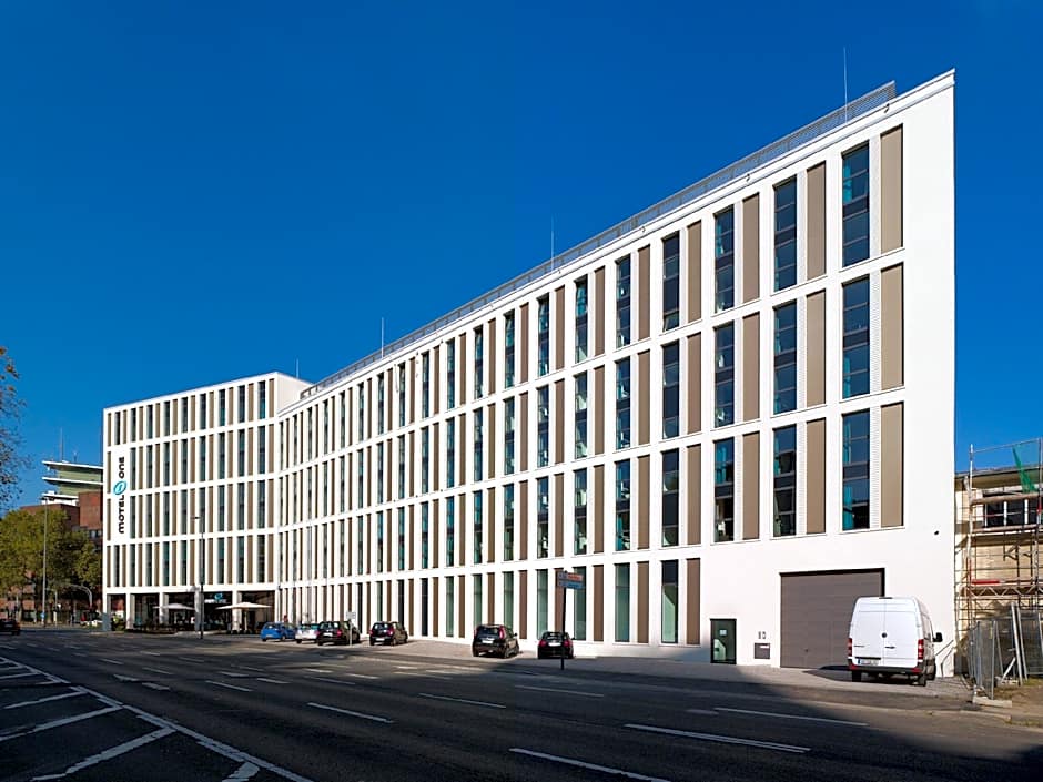 Motel One Koln-Waidmarkt