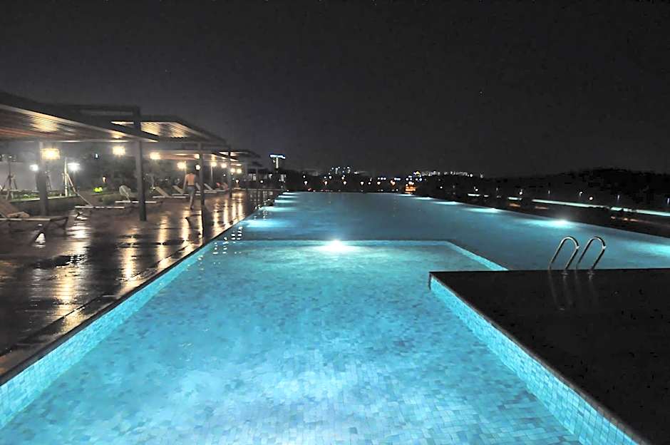 Kenwingston Square Garden By IdealHub