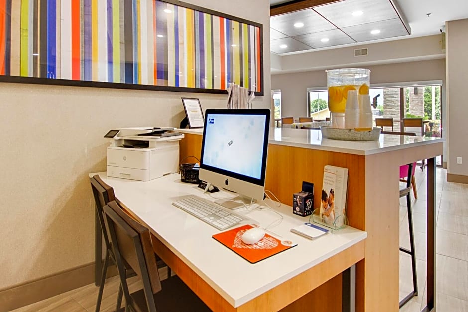 Holiday Inn Express Dublin, an IHG Hotel