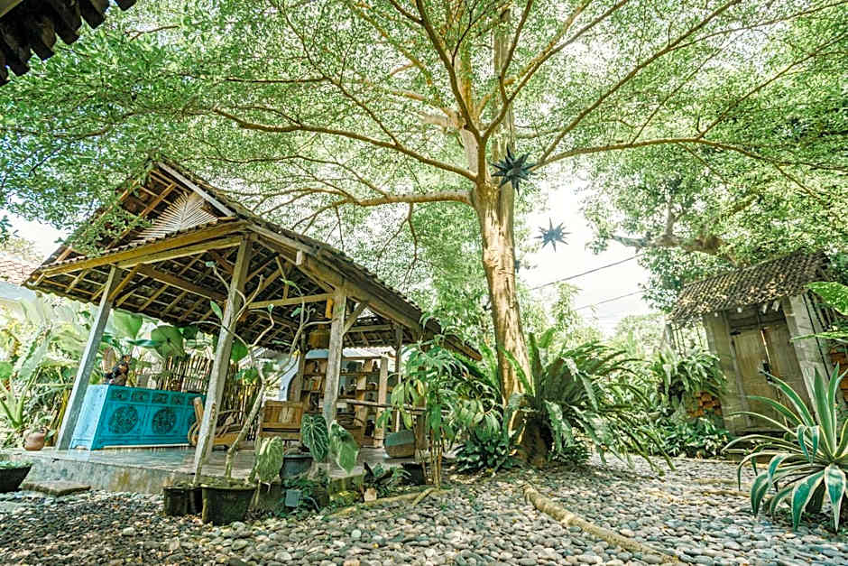 Dormitory at Semadi living