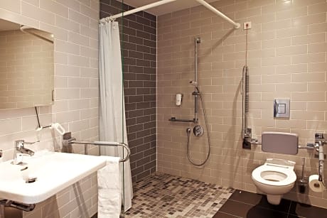 Double Room - Disability Access with Roll-in Shower