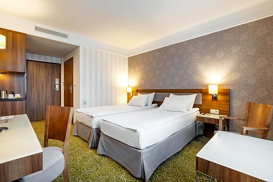 Hotel Lord - Warsaw Airport