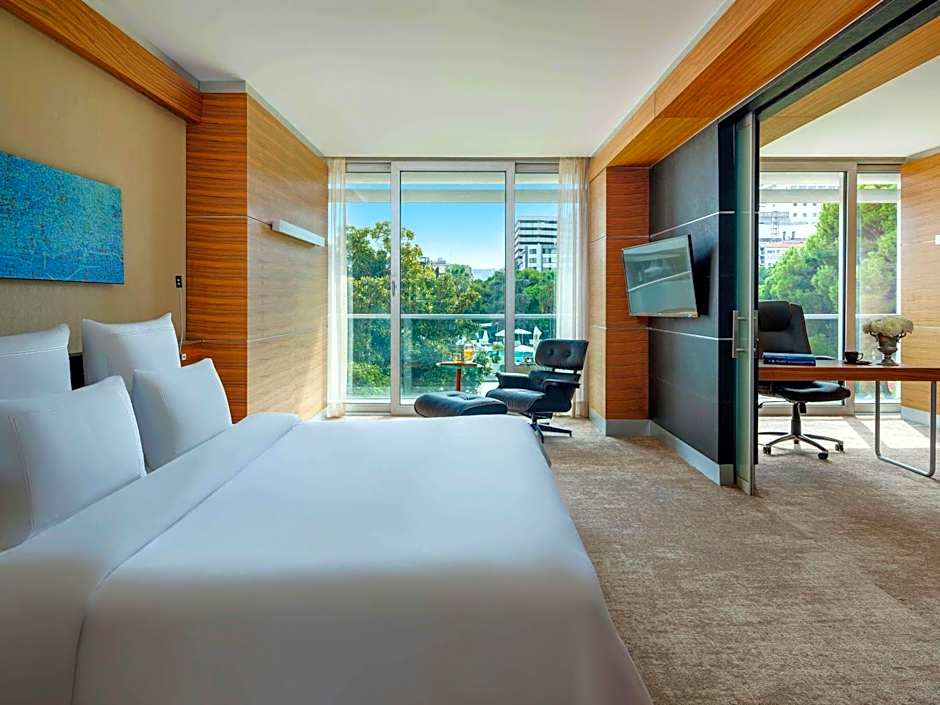 Swissotel Buyuk Efes Izmir