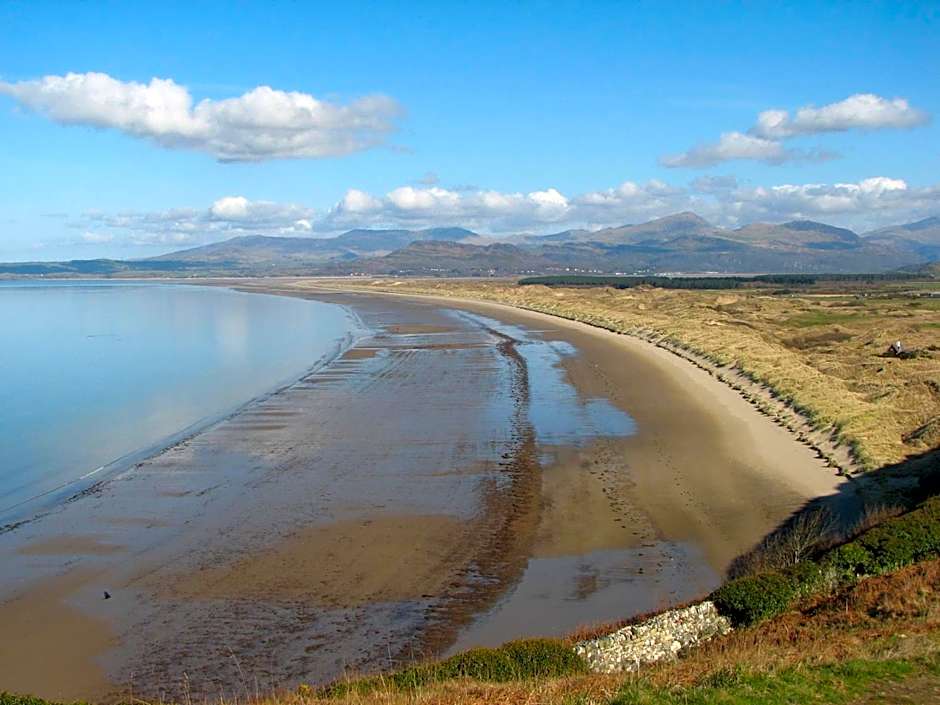 Gwrach Ynys Country Guest House