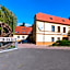 Hotel Selsky Dvur - Bohemian Village Courtyard