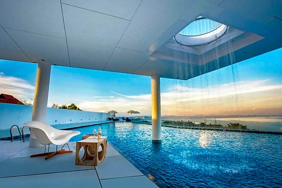 Tsix5 Phenomenal Hotel Pattaya