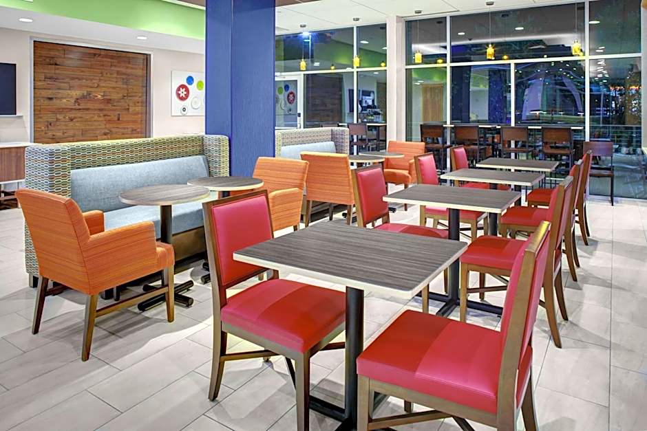 Holiday Inn Express & Suites Houston NW - Cypress By IHG