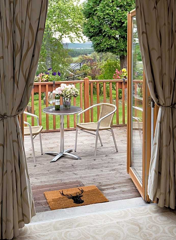 Boat Country Inn and Restaurant