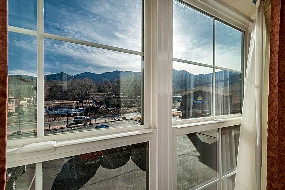 Days Inn by Wyndham Manitou Springs