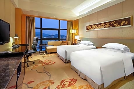 Twin Hilton Guestroom