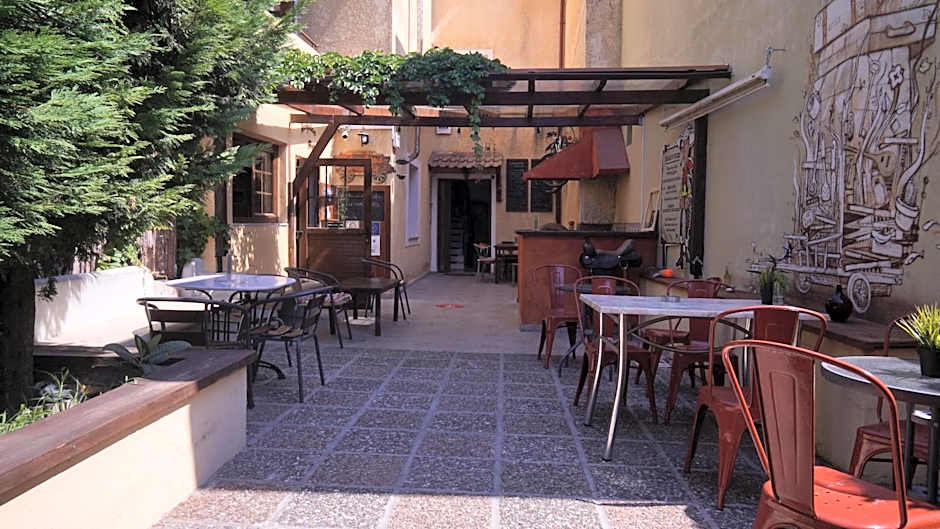 Studios Arabas