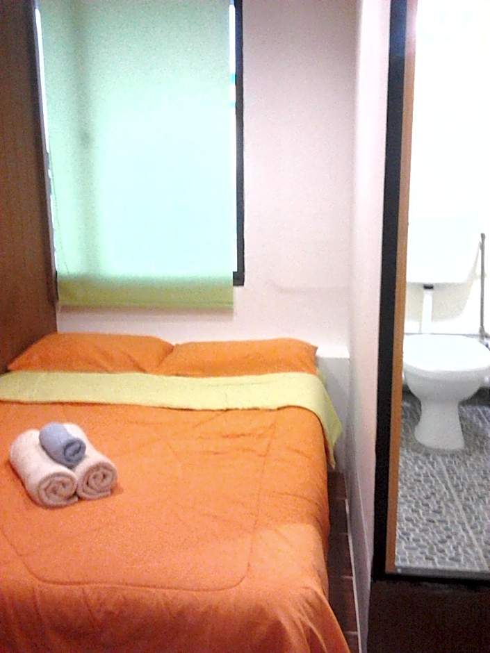 Easybox Budget Hotel