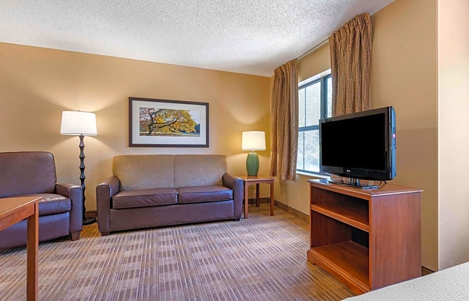 Extended Stay America Suites - Orlando - Maitland - 1776 Pembrook Dr.