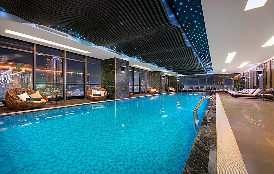 DeLaSea Ha Long Hotel - Modern Bayview Escape 