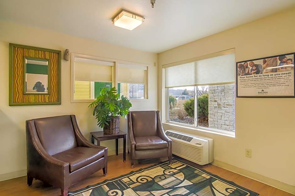 HomeTowne Studios Denver - Glendale/ Cherry Creek