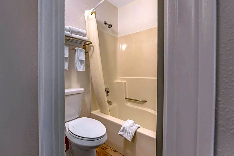 Quality Inn Mauston I-90